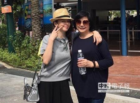 �����uɹ��ĸ�׺�Ӱ���¿���¶��ˮͰ����ͼ��