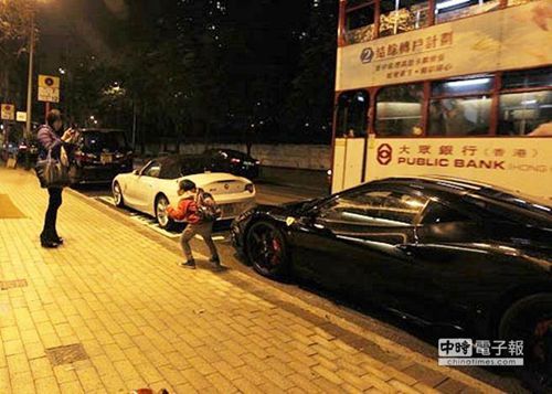 ������Ԭӽ������Ѿۻ�·�˼����˺������գ�ͼ��