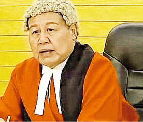 70�������Ա��ʯ������������300�ಿ�缯��ͼ��