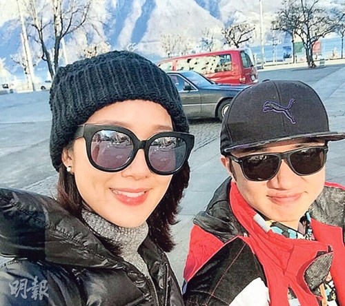 李亚男晒与王祖蓝旅行照片网友催促二人生宝宝