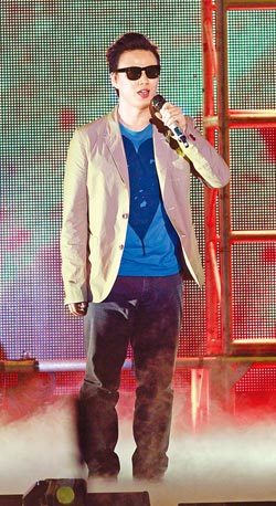 �������Ӧ��ײ��������Ѹ���ܸ�������˧��ͼ��