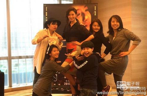 ��־���빤����Ա��Ц��ӰС��΢͹��ָ���֣�ͼ��