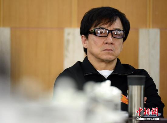 成龙回应“反悔裸捐”传闻:已在网上发过声明(图)