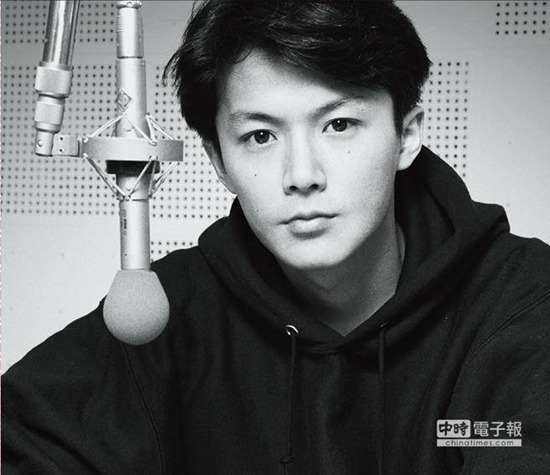 �ձ����Ǹ�ɽ���������ع��٩�����Ҷ��ӣ�ͼ��