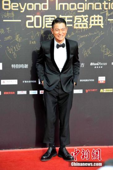 ���»������³�50��۱һ�Ů��լ�⽨10�׸�ǽ��ͼ��