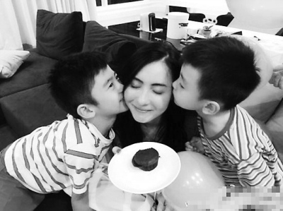 张柏芝庆35岁生日两儿子甜蜜献吻(图)