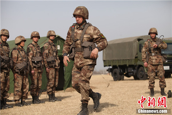 张丰毅军营中给妻子写信透露对方欣赏王宝强(图)