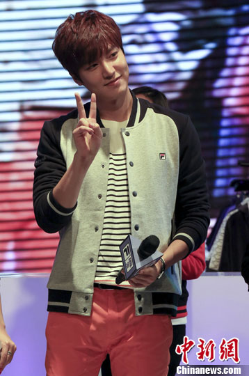 ����������ȷ��������Ƭ����׼�����ĵ��Ӿ磨ͼ��