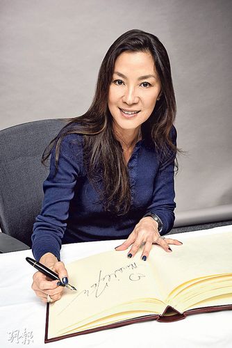 �����������Թ�����Ů���ͽ�����ݽ��ֱֳ�����ͼ��