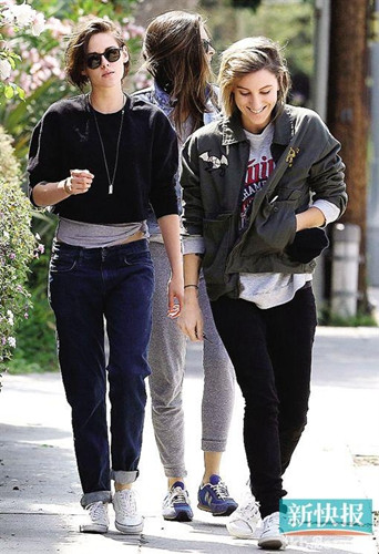 斯图尔特与前女助理相恋母亲:她很快乐(图)