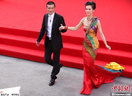 黄圣依就隐婚8年道歉称相信爱情会幸福(图)