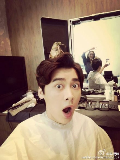 ���׷�������������ӽ����ݼ������뾵��ͼ��