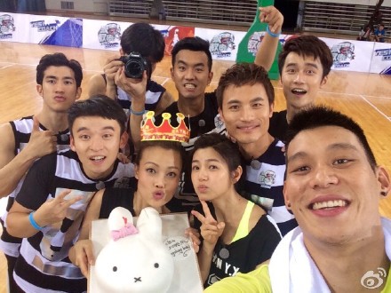 陈妍希为父亲跑腿与林书豪合照要签名(图)