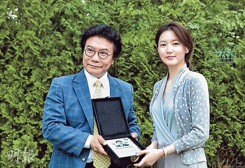 ��Ӣ����ί��Ϊ�����м��˻������ѯίԱ����ϯ