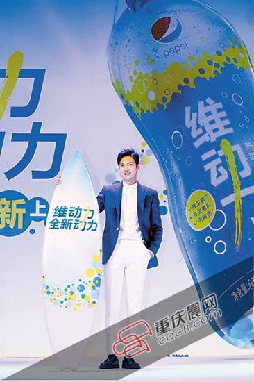 �����䴩��ɫ��װ˧�����������˿������ͼ��