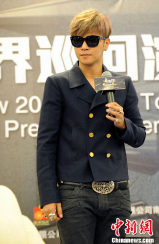 ��־������������6�κ�̨�����ë����������