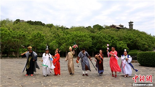 ���ڼ��й��ˡ�ѡ�ֱ䡰�ڼ���ɡ�������ͨ��ͼ��