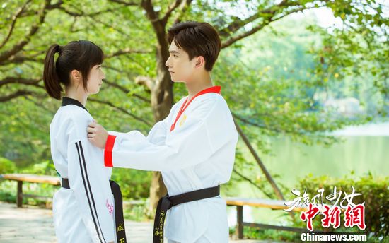 ��������Ů�����չ١����÷򸾡����δ�����ע