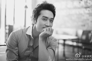 宋承宪赞刘亦菲:她很出色,很多时候比我成熟