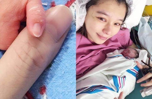 徐若瑄晒爱子小手萌照称宝宝手指、指甲像妈妈