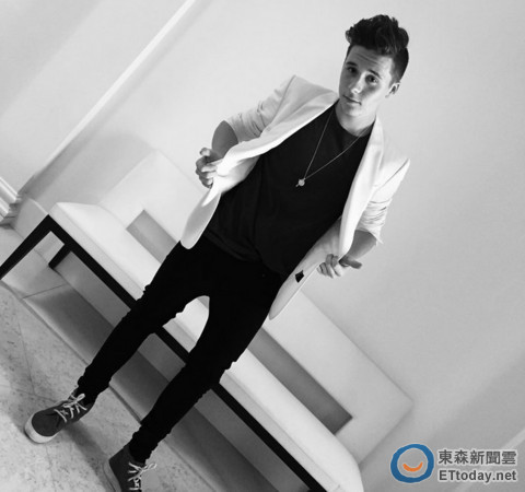 贝克汉姆长子因未成年被拒绝进入夜店(图)