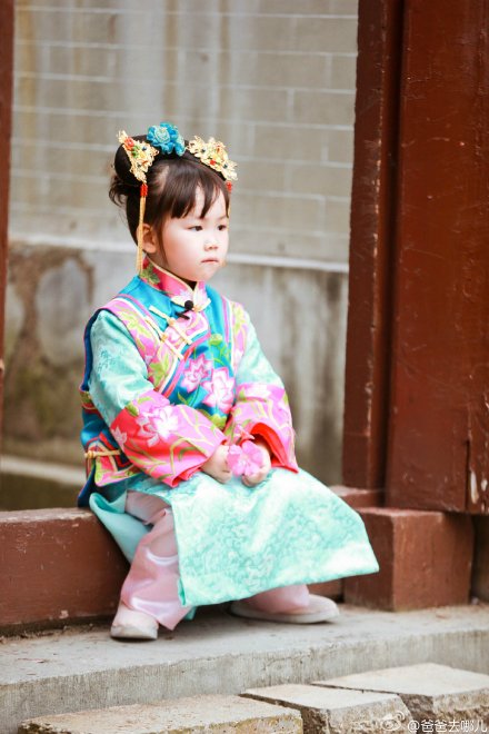 ����ǿŮ�����ȴ�����װ������ȿɰ���ͼ��