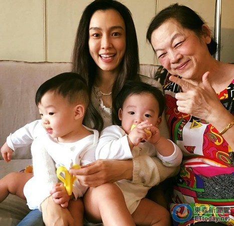 ���˳½���Ϊ��ĸף�٣�лл��������ô����Ů��