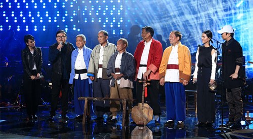 谭维维邀华阴老腔伴奏崔健教科书级中国摇滚乐