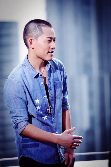 苏醒之字形新发型酷炫自称不做音乐会难过