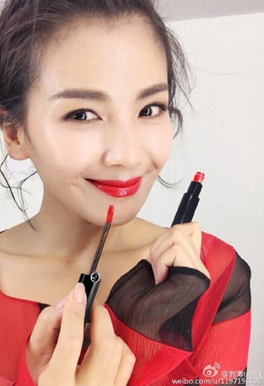 刘涛新年晒美照穿透视装网友:美出新高度(图)