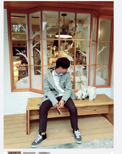 伊能静晒儿子帅照 网友:侧脸好像王俊凯(图)