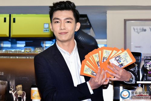 网友赞炎亚纶“完美”炎:白痴才觉得自己完美