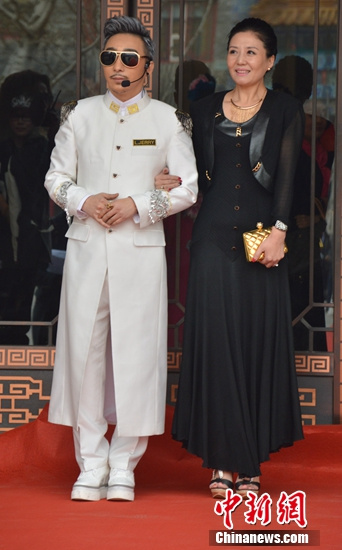 齐航新专辑发布唱《拥抱》怀念父母情(图)