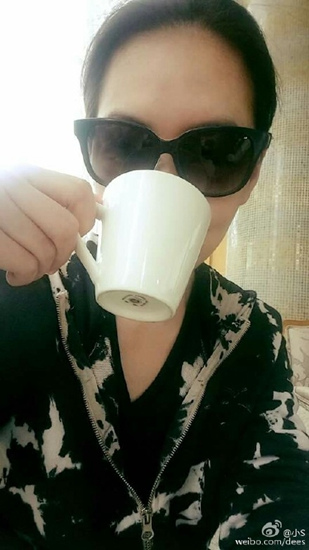 СS��Ů�����ɷ��ƺ�ˬɹ��Ƭ���кȿ��ȣ�ͼ��