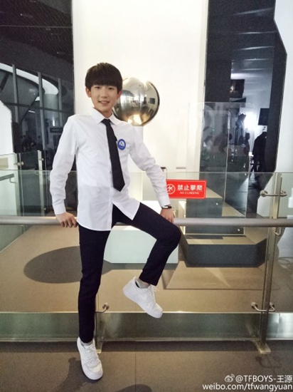 TFBOYS��Դɹ���Ĵ���ɫ����ϵ�������˧����ͼ��