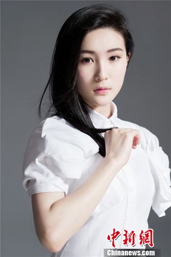 歌手玲珑正面照首曝光希望大家关注我音乐