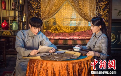 《老九门》黄梓熙对戏张艺兴剧中恋情遭热扒成谜