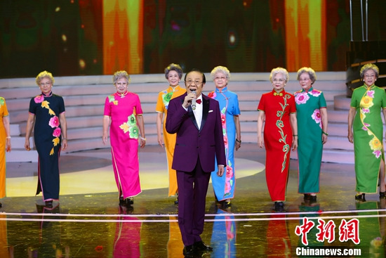 群星唱响颂今50年作品演唱会引发观众共鸣