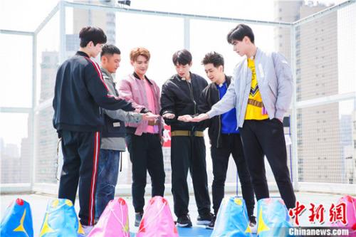 ����ʮ��Сʱ����������ƽ��ҽ���־ӱ��һ����С���