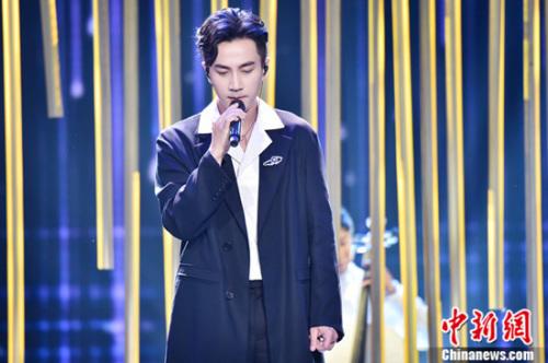 《跨界歌王》突围赛跨界歌手大招齐放争夺最终晋级名额