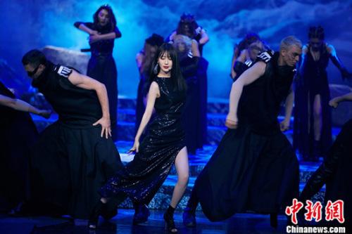 《跨界歌王》王凯突破自我大换风格刘恺威放飞自我秀广场舞