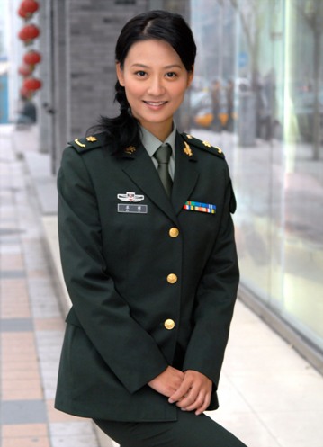 不挑角色不要报酬不怕困难苏丽抹不去的军绿色