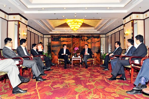 �й�������ϯ�־��������Ƚ����������һ��