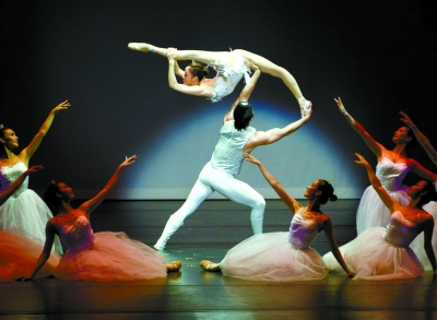 “肩上芭蕾”随四海同春墨尔本起舞展示创新风采