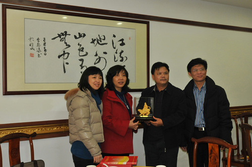东莞市横沥镇侨联学习交流团到访肇庆市侨联