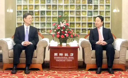 宁夏自治区副主席会见国侨办副主任何亚非