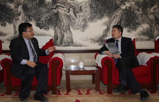 任启亮会见马来西亚中国经济贸易总商会代表团