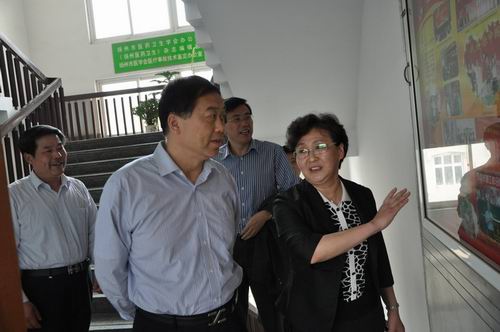江苏省扬州市代市长赴市侨联机关视察调研