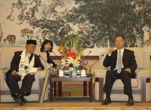何亚非会见印尼中印穆斯林文化旅游团