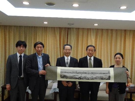 上海市侨办副主任会见上海华文教育研究中心专家